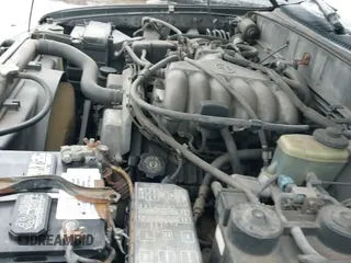 1998 Toyota 4Runner SR5 z VIN JT3HN86R1W0168185, wystawiony jako IAAI lot #41936469 z przebiegiem 243 983 mil mil oraz . Historia ofert i sprzedaży dostępna na DreamBid. Obrazek 12.