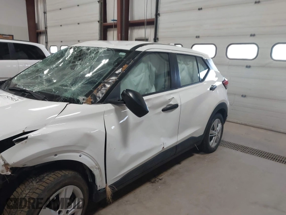 2022 Nissan Kicks S with VIN 3N1CP5BV1NL506724, listed as a IAAI auction lot 41757513 with 44,269 mi miles. Bid and sale history available at carsss.com. Image 6.