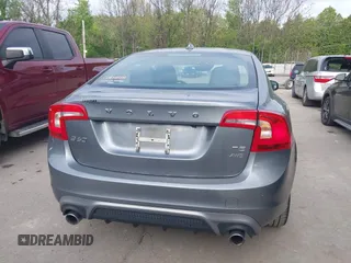 2017 Volvo S60 Dynamic z VIN YV140MTL3H2427908, wystawiony jako IAAI lot #42221185 z przebiegiem 65 432 mil mil oraz . Historia ofert i sprzedaży dostępna na DreamBid. Obrazek 16.