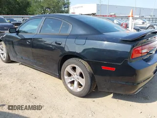2013 Dodge Charger SXT z VIN 2C3CDXHG6DH552605, wystawiony jako IAAI lot #42414305 z przebiegiem Nie podano mil oraz . Historia ofert i sprzedaży dostępna na DreamBid. Obrazek 3.
