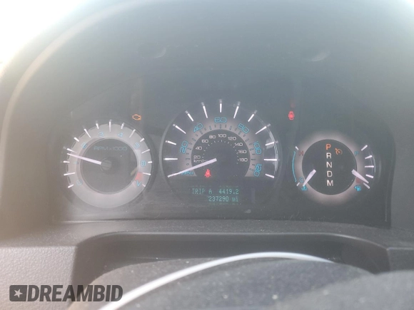 2010 Mercury Milan Premier with VIN 3MEHM0JG0AR653060, listed as a Copart auction lot 52223325 with 237,290 mi miles and Salvage Title. Bid and sale history available at DreamBid. Image 9.