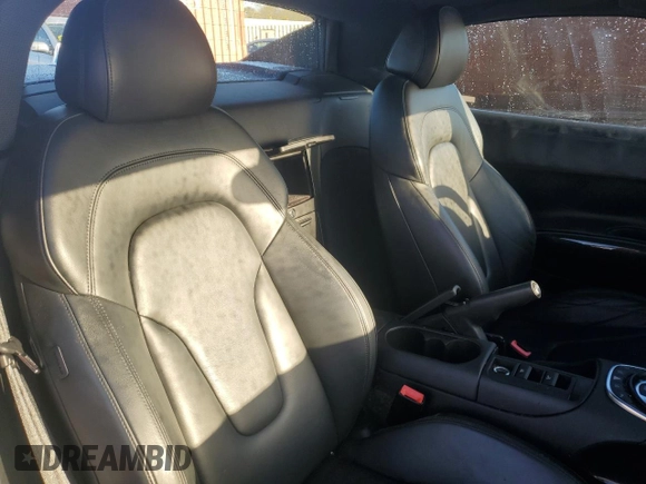 2011 Audi R8 z VIN WUAVNAFG5BN000537, wystawiony jako Copart lot #79313334 z przebiegiem Nie podano mil oraz Szkody całkowita. Historia ofert i sprzedaży dostępna na DreamBid. Obrazek 10.
