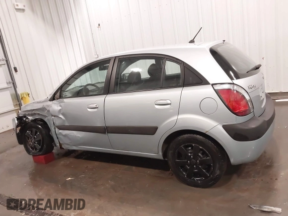 2008 Kia Rio LX with VIN KNADE163186345215, listed as a IAAI auction lot 41776000 with 141,859 mi miles. Bid and sale history available at carsss.com. Image 15.