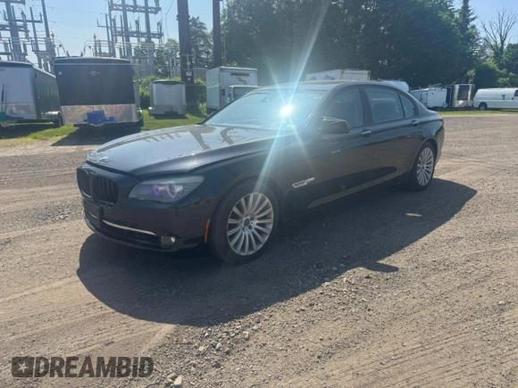 2010 BMW 7 Series 750Li xDrive z VIN WBAKC8C53AC431385, wystawiony jako Copart lot #59804345 z przebiegiem 147 412 mil mil oraz Czysty tytuł • Clean title. Historia ofert i sprzedaży dostępna na DreamBid. Obrazek 2.