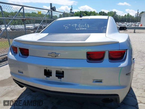 2013 Chevrolet Camaro LS z VIN 2G1FA1E37D9113674, wystawiony jako IAAI lot #42092399 z przebiegiem 138 908 mil mil oraz . Historia ofert i sprzedaży dostępna na DreamBid. Obrazek 16.