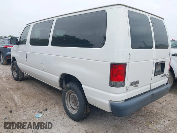 2014 Ford Econoline Passenger XL with VIN 1FBNE3BL7EDA33078, listed as a IAAI auction lot 41938472 with 191,745 mi miles. Bid and sale history available at carsss.com. Image 3.