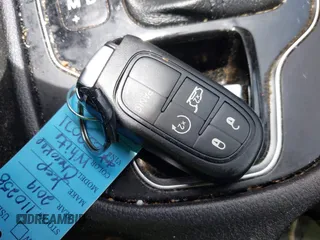 2019 Jeep Cherokee Limited z VIN 1C4PJMDX2KD239071, wystawiony jako IAAI lot #42244315 z przebiegiem 99 135 mil mil oraz . Historia ofert i sprzedaży dostępna na DreamBid. Obrazek 11.