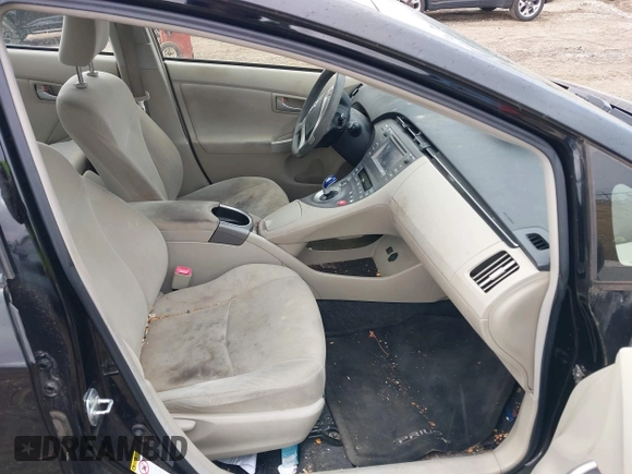 2013 Toyota Prius One with VIN JTDKN3DU9D5555689, listed as a IAAI auction lot 42041510 with 116,597 mi miles. Bid and sale history available at carsss.com. Image 5.