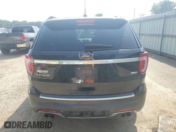 2018 Ford Explorer Platinum z VIN 1FM5K8HT7JGA51982, wystawiony jako Copart lot #57601575 z przebiegiem 126 400 mil mil oraz Szkoda całkowita • Salvage title. Historia ofert i sprzedaży dostępna na DreamBid. Obrazek 6.