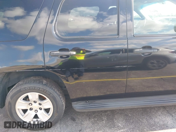 2013 Chevrolet Tahoe Commercial z VIN 1GNLC2E05DR218100, wystawiony jako IAAI lot #42182072 z przebiegiem 162 888 mil mil oraz . Historia ofert i sprzedaży dostępna na DreamBid. Obrazek 6.