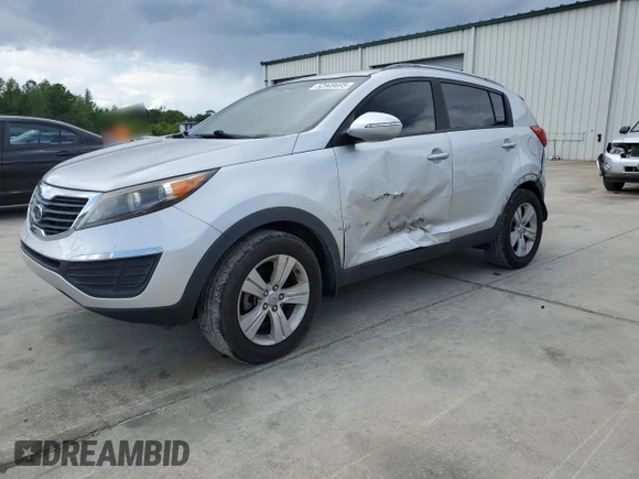 2011 Kia Sportage LX z VIN KNDPB3A20B7062731, wystawiony jako Copart lot #52949695 z przebiegiem 242 639 mil mil oraz Szkoda całkowita • Salvage title. Historia ofert i sprzedaży dostępna na DreamBid. Obrazek 1.