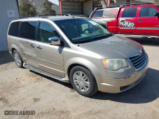 2008 Chrysler Town & Country Limited with VIN 2A8HR64X48R735030, listed as a IAAI auction lot 41997359 with 136,778 mi miles. Bid and sale history available at carsss.com. Image 1.