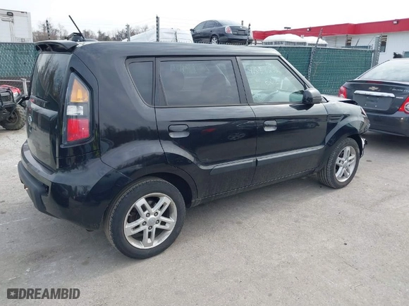 2010 Kia Soul ! with VIN KNDJT2A2XA7184346, listed as a IAAI auction lot 41836252 with 179,009 mi miles. Bid and sale history available at carsss.com. Image 4.