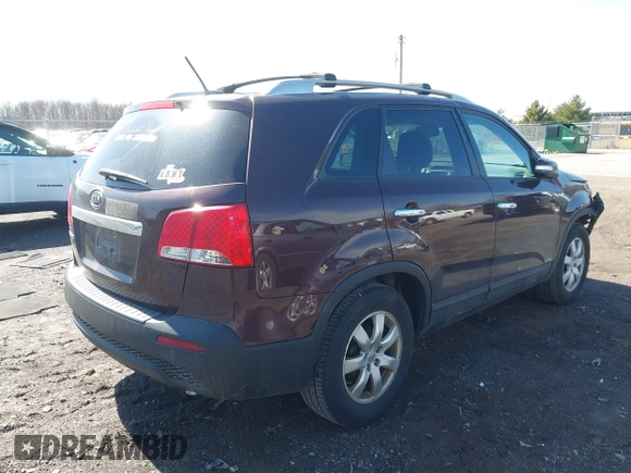 2012 Kia Sorento LX with VIN 5XYKTCA63CG222759, listed as a IAAI auction lot 41815156 with 191,502 mi miles. Bid and sale history available at carsss.com. Image 4.