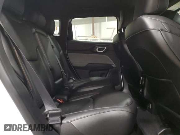 2024 Jeep Compass Latitude Lux z VIN 3C4NJDFN0RT127036, wystawiony jako Copart lot #41433235 z przebiegiem 2 361 mil mil oraz Szkoda całkowita • Salvage title. Historia ofert i sprzedaży dostępna na DreamBid. Obrazek 11.