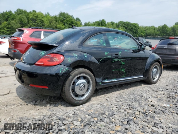 2015 Volkswagen Beetle Fleet Edition z VIN 3VWF17AT8FM656779, wystawiony jako Copart lot #60291145 z przebiegiem 42 850 mil mil oraz Szkoda całkowita • Salvage title. Historia ofert i sprzedaży dostępna na DreamBid. Obrazek 3.