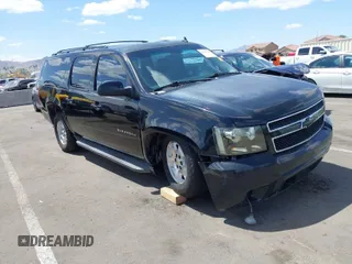 2012 Chevrolet Suburban LT with VIN 1GNSCJE00CR226285, listed as a IAAI auction lot 42059936 with 318,948 mi miles. Bid and sale history available at carsss.com. Image 1.