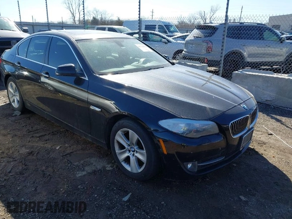 2013 BMW 5 Series 528i xDrive with VIN WBAXH5C53DD114193, listed as a IAAI auction lot 41732678 with 185,863 mi miles. Bid and sale history available at carsss.com. Image 1.