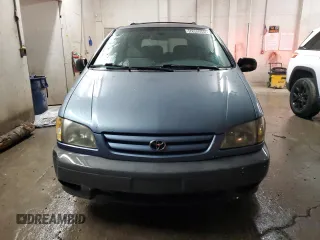 2002 Toyota Sienna CE with VIN 4T3ZF19CX2U448673, listed as a Copart auction lot 42005585 with 270,701 mi miles and Clean Title. Bid and sale history available at carsss.com. Image 5.