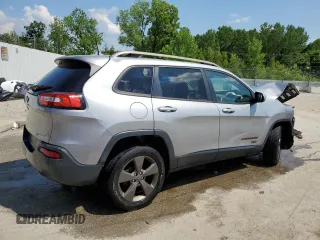 2016 Jeep Cherokee Latitude with VIN 1C4PJLCBXGW290992, listed as a Copart auction lot 62168135 with 139,160 mi miles and Non repairable. Bid and sale history available at DreamBid. Image 3.