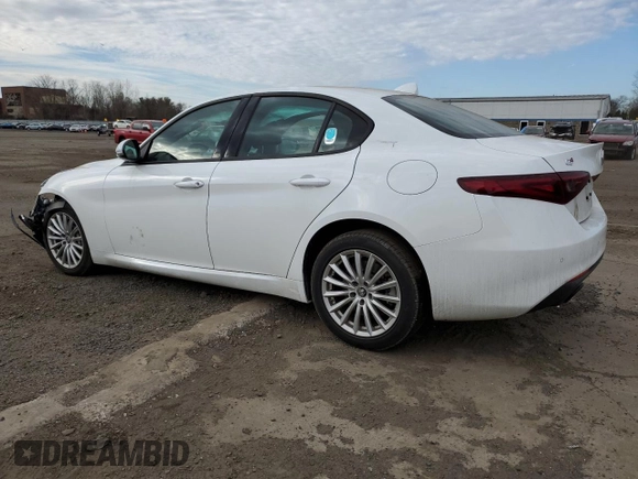 2022 Alfa Romeo Giulia with VIN ZARFANAN8N7652657, listed as a Copart auction lot 41268223 with 0 mi miles. Bid and sale history available at carsss.com. Image 2.