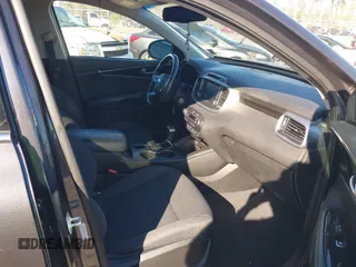 2019 Kia Sorento LX with VIN 5XYPGDA3XKG436510, listed as a IAAI auction lot 41010237 with 123,368 mi miles and . Bid and sale history available at carsss.com. Image 5.