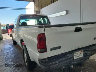 2005 Ford F-250 XL z VIN 1FTSX20545EB22186, wystawiony jako IAAI lot #42501146 z przebiegiem 157 916 mil mil oraz . Historia ofert i sprzedaży dostępna na DreamBid. Obrazek 21.