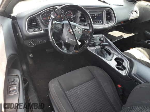 2019 Dodge Challenger SXT z VIN 2C3CDZAG2KH699815, wystawiony jako Copart lot #50547245 z przebiegiem 43 124 mil mil oraz Nie do naprawy • Non repairable. Historia ofert i sprzedaży dostępna na DreamBid. Obrazek 8.