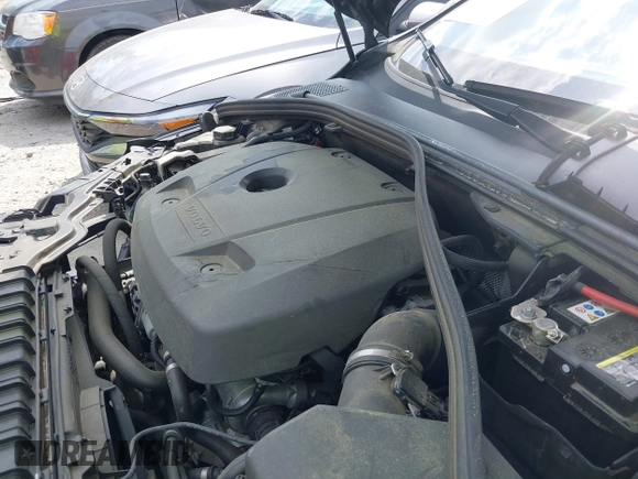 2017 Volvo S60 Dynamic with VIN YV126MFL8H2425928, listed as a IAAI auction lot 41994829 with 74,040 mi miles. Bid and sale history available at carsss.com. Image 10.