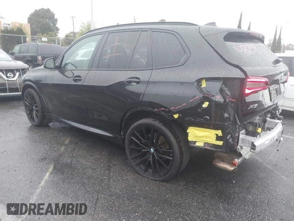 2022 BMW X5 sDrive40i with VIN 5UXCR4C08N9M23772, listed as a IAAI auction lot 41788369 with 33,198 mi miles. Bid and sale history available at carsss.com. Image 3.