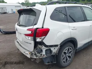 2020 Subaru Forester Premium with VIN JF2SKAJC2LH607154, listed as a IAAI auction lot 42451416 with 27,999 mi miles and . Bid and sale history available at DreamBid. Image 17.