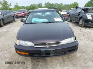 1997 Honda Accord Special Edition с VIN 1HGCD5607VA090224, выставлен на аукционе IAAI как лот 42346274 с пробегом 184 794 миль миль и . История ставок и продаж доступна на DreamBid. Изображение 12.