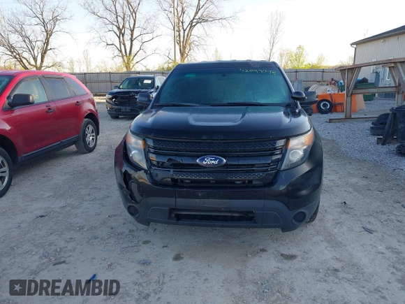2013 Ford Police Interceptor Utility z VIN 1FM5K8AR6DGB35083, wystawiony jako IAAI lot #42049075 z przebiegiem 188 856 mil mil oraz . Historia ofert i sprzedaży dostępna na DreamBid. Obrazek 12.