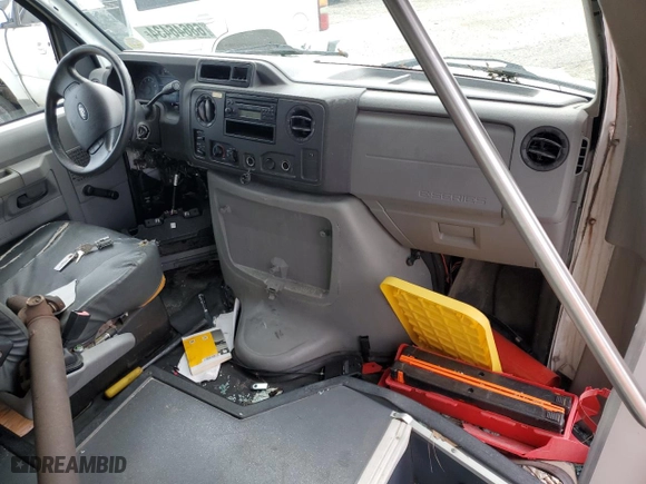 2015 Ford Econoline Commercial Cutaway with VIN 1FDEE3FL8FDA16096, listed as a Copart auction lot 68646434 with 243,644 mi miles and Salvage Title. Bid and sale history available at carsss.com. Image 8.