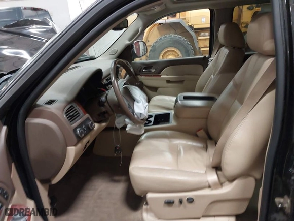 2011 Chevrolet Silverado 1500 LTZ with VIN 3GCPKTE38BG229649, listed as a IAAI auction lot 41414283 with 98,766 mi miles. Bid and sale history available at carsss.com. Image 5.