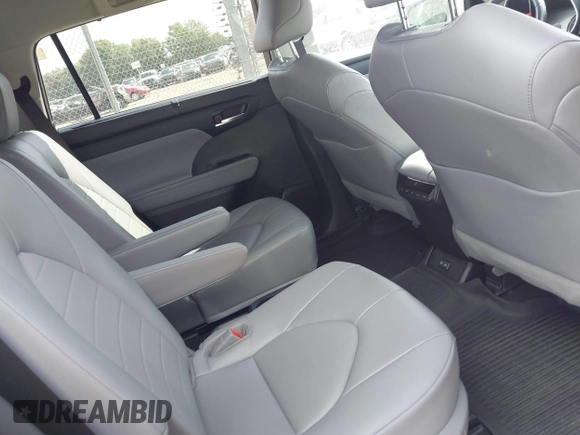 2023 Toyota Highlander L with VIN 5TDKDRBH5PS039744, listed as a IAAI auction lot 42776603 with 15,840 mi miles and . Bid and sale history available at DreamBid. Image 8.