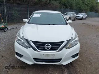 2017 Nissan Altima S z VIN 1N4AL3AP0HN347082, wystawiony jako IAAI lot #40488255 z przebiegiem 154 659 mil mil oraz . Historia ofert i sprzedaży dostępna na DreamBid. Obrazek 12.