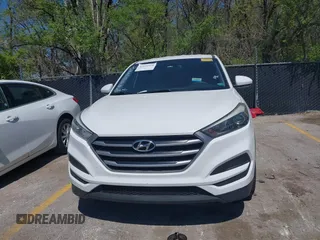 2018 Hyundai Tucson SE with VIN KM8J23A47JU820356, listed as a IAAI auction lot 42016418 with 110,138 mi miles. Bid and sale history available at carsss.com. Image 12.