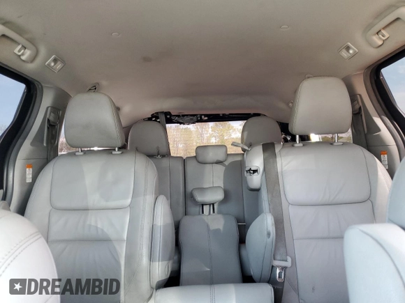 2018 Toyota Sienna XLE Auto Access Seat z VIN 5TDYZ3DC1JS962837, wystawiony jako Copart lot #54795435 z przebiegiem 122 282 mil mil oraz Nie do naprawy • Non repairable. Historia ofert i sprzedaży dostępna na DreamBid. Obrazek 10.