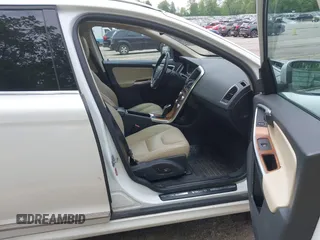 2017 Volvo XC60 Inscription with VIN YV440MRU6H2021561, listed as a IAAI auction lot 42363951 with 85,751 mi miles and . Bid and sale history available at DreamBid. Image 5.