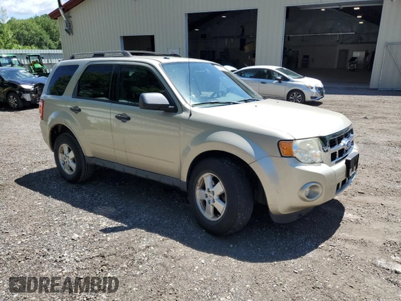 2011 Ford Escape XLT z VIN 1FMCU9DG8BKB99556, wystawiony jako Copart lot #65619515 z przebiegiem 133 946 mil mil oraz Czysty tytuł • Clean title. Historia ofert i sprzedaży dostępna na DreamBid. Obrazek 4.
