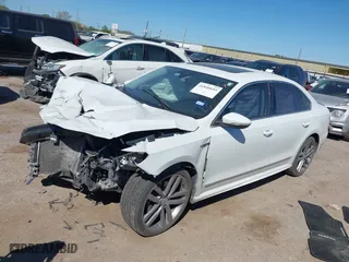 2019 Volkswagen Passat 2.0T SE R-Line with VIN 1VWMA7A31KC000846, listed as a IAAI auction lot 41840659 with 70,486 mi miles. Bid and sale history available at carsss.com. Image 18.