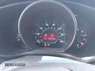 2016 Kia Soul + z VIN KNDJP3A54G7326607, wystawiony jako IAAI lot #39560246 z przebiegiem 122 430 mil mil oraz . Historia ofert i sprzedaży dostępna na DreamBid. Obrazek 7.