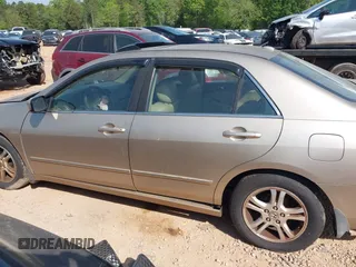 2006 Honda Accord EX-L z VIN 1HGCM56846A038055, wystawiony jako IAAI lot #42054400 z przebiegiem 334 562 mil mil oraz . Historia ofert i sprzedaży dostępna na DreamBid. Obrazek 14.