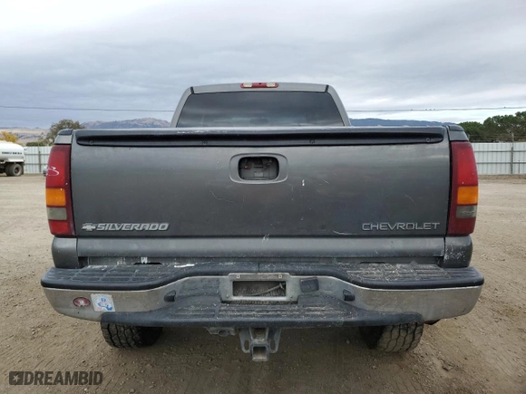 2002 Chevrolet Silverado 1500HD LT with VIN 1GCGK13U42F139870, listed as a Copart auction lot 82151294 with 0 mi miles and Clean Title. Bid and sale history available at carsss.com. Image 6.