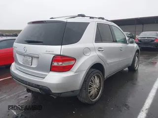 2007 Mercedes-Benz M 320 CDI z VIN 4JGBB22E17A211845, wystawiony jako IAAI lot #41484363 z przebiegiem 170 170 mil mil oraz . Historia ofert i sprzedaży dostępna na DreamBid. Obrazek 4.
