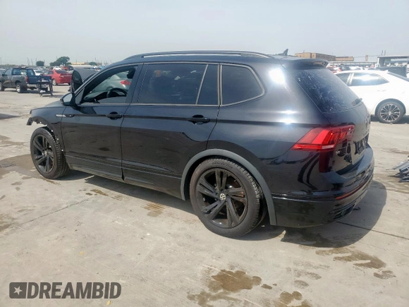 2024 Volkswagen Tiguan SE R-Line Black z VIN 3VVCB7AX8RM156729, wystawiony jako Copart lot #57147405 z przebiegiem 6 390 mil mil oraz Szkoda całkowita • Salvage title. Historia ofert i sprzedaży dostępna na DreamBid. Obrazek 2.