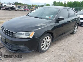 2015 Volkswagen Jetta SE z VIN 3VWD17AJ8FM321933, wystawiony jako IAAI lot #41177805 z przebiegiem 125 987 mil mil oraz . Historia ofert i sprzedaży dostępna na DreamBid. Obrazek 2.