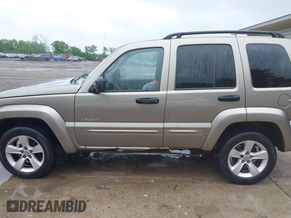 2004 Jeep Liberty Limited z VIN 1J4GL58K54W118633, wystawiony jako IAAI lot #42334543 z przebiegiem 206 491 mil mil oraz . Historia ofert i sprzedaży dostępna na DreamBid. Obrazek 14.