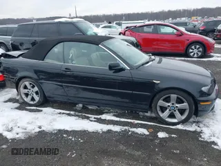 2006 BMW 3 Series 325Ci with VIN WBABW33476PX88778, listed as a IAAI auction lot 41305627 with 137,677 mi miles and . Bid and sale history available at carsss.com. Image 13.